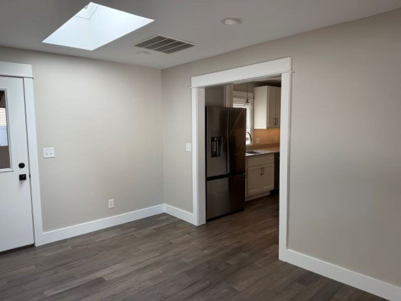 124 N Bryan Ave - Photo 7 of 19