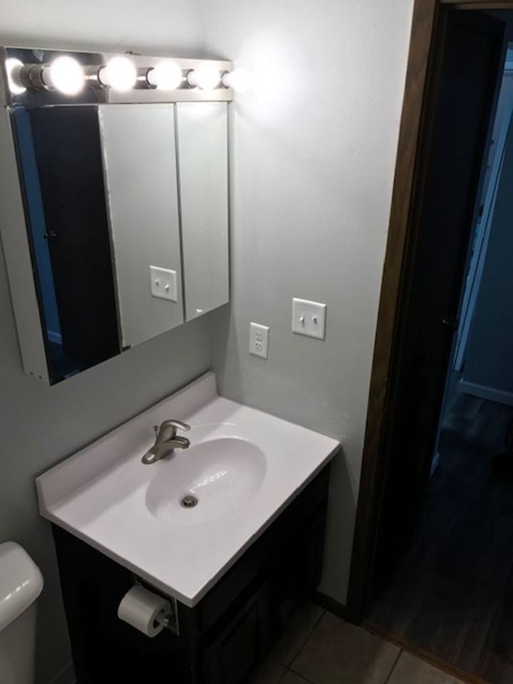 422 N 1st St - Photo 2 of 7