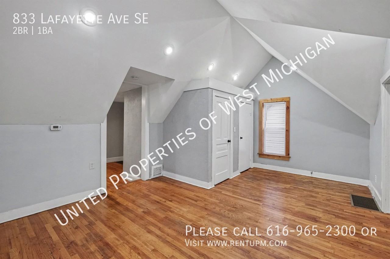 833 Lafayette Ave Se - Photo 2 of 19