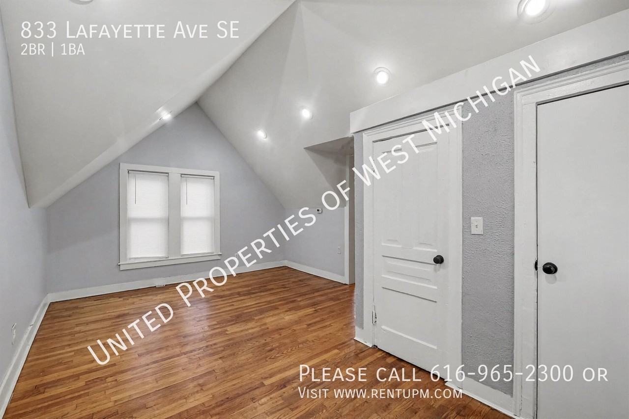 833 Lafayette Ave Se - Photo 4 of 19