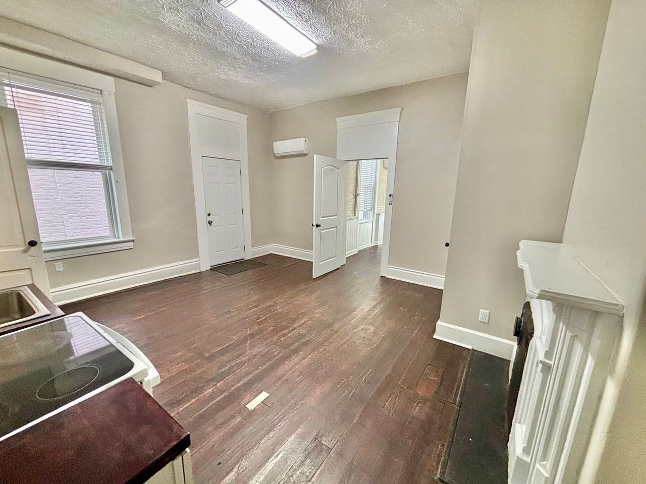 522 N 26th St #1 - Photo 5 of 11