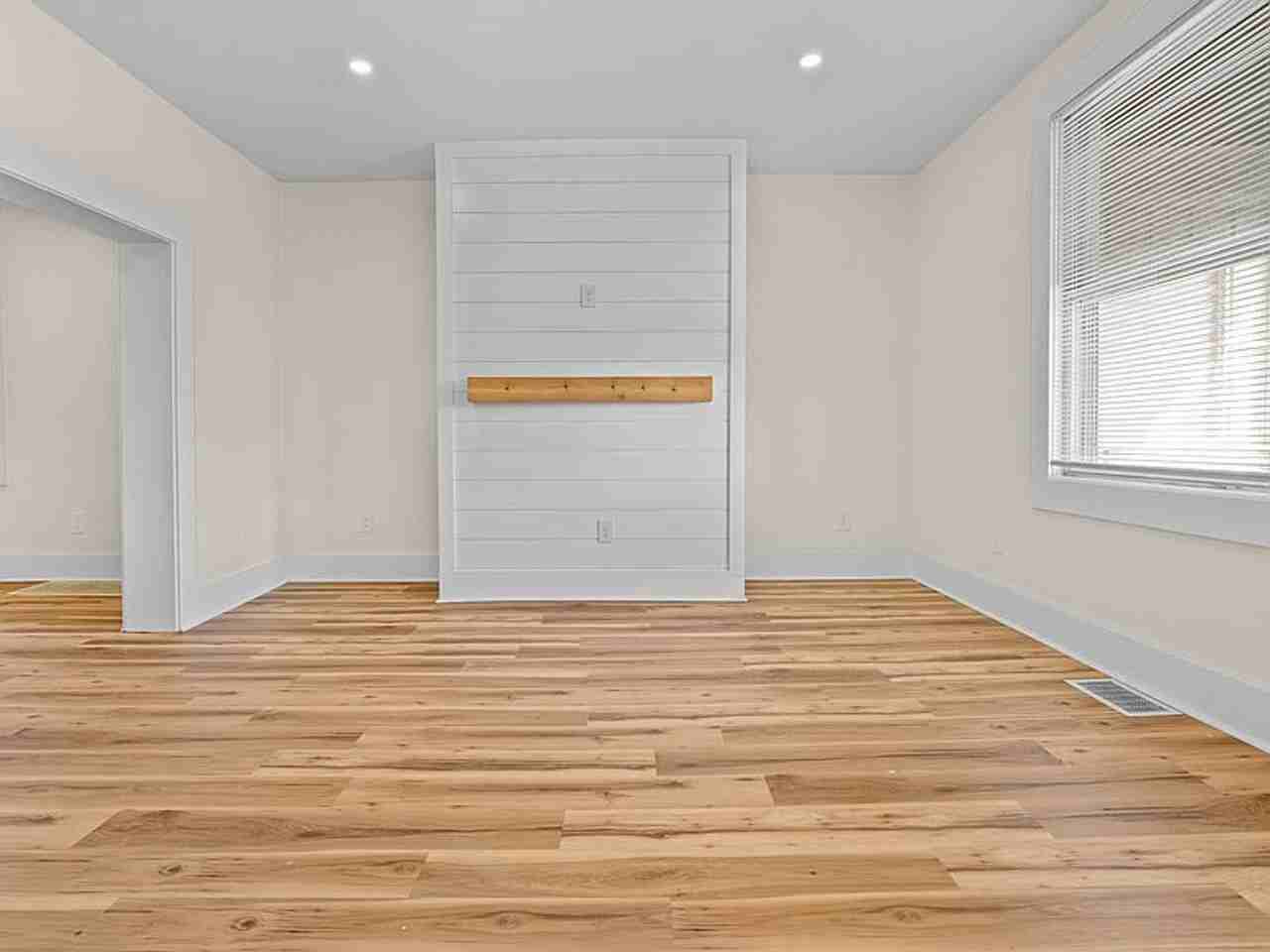 119 E 20th Ave - Photo 3 of 12