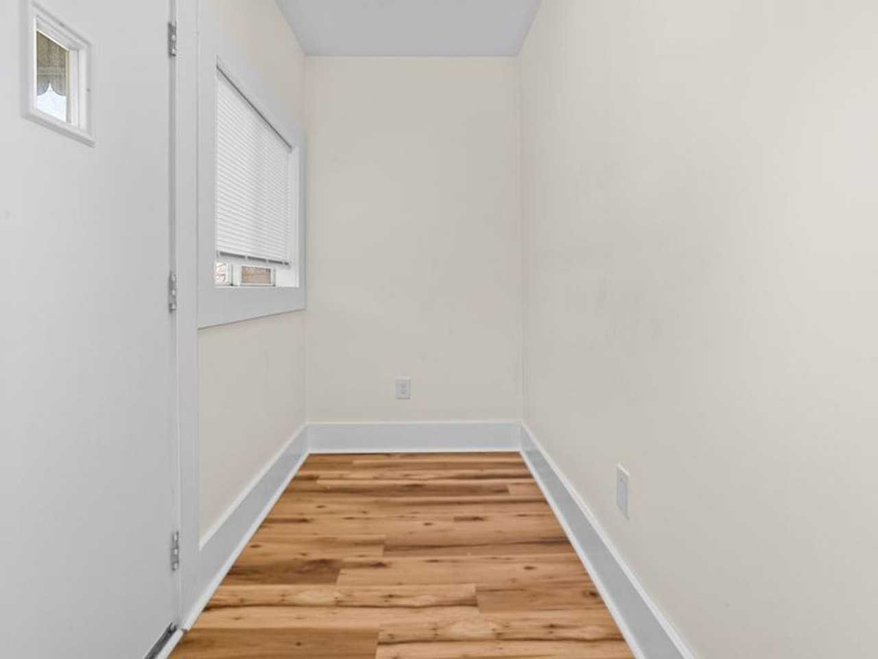 119 E 20th Ave - Photo 4 of 12