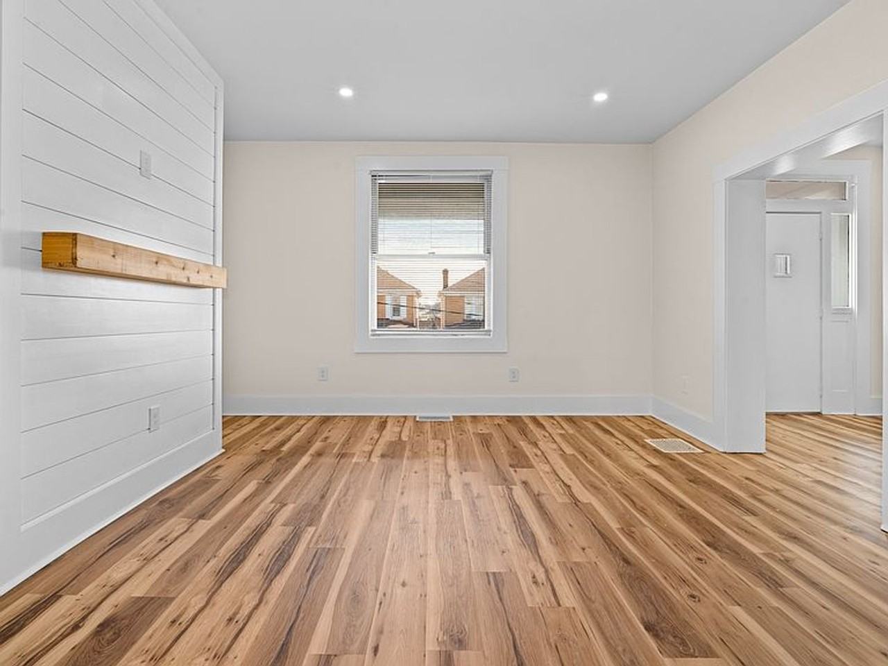 119 E 20th Ave - Photo 7 of 12