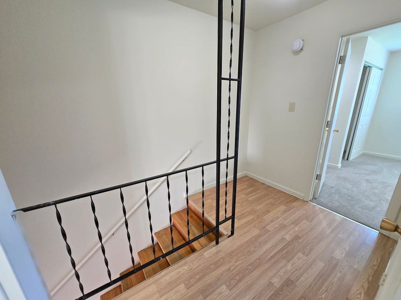 583 Smithridge Park - Photo 7 of 17