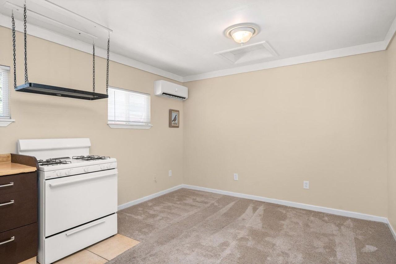 1821 Mulberry St - Photo 3 of 9