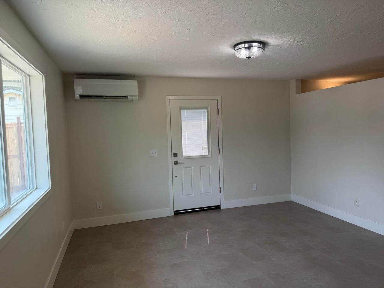 240 Rose Ct #B - Photo 7 of 27