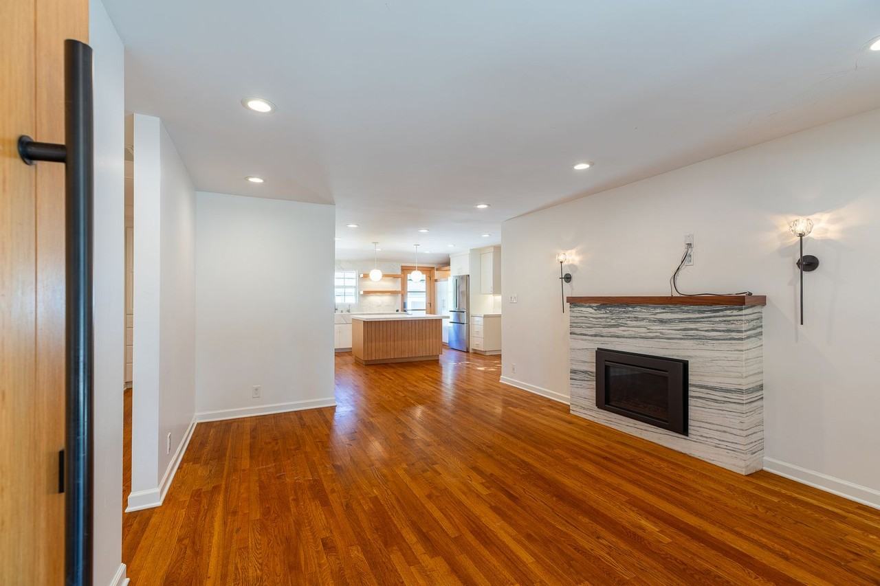 2378 Westgate Ave - Photo 4 of 32
