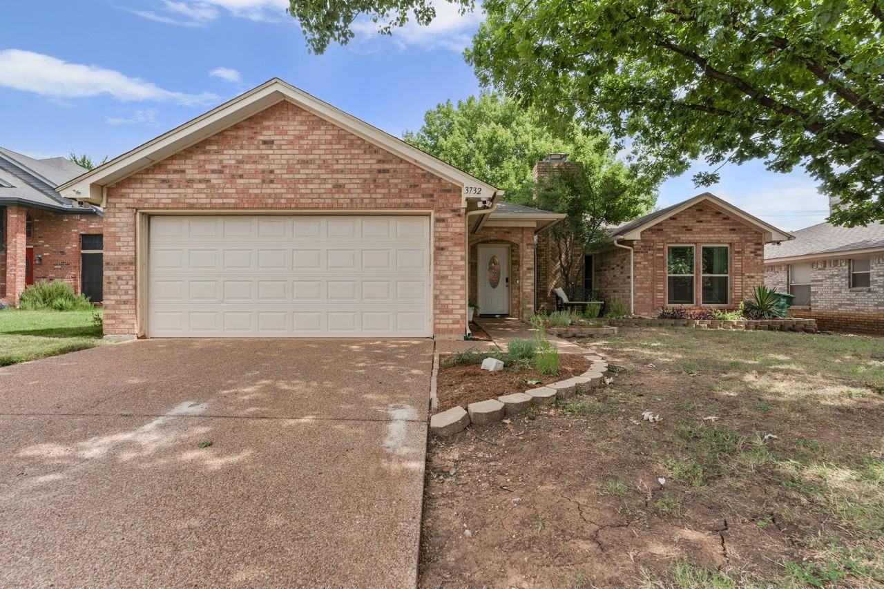 3732 Clear Brook Cir - Photo 3 of 20