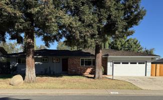 featured image of 2317 W La Loma Dr