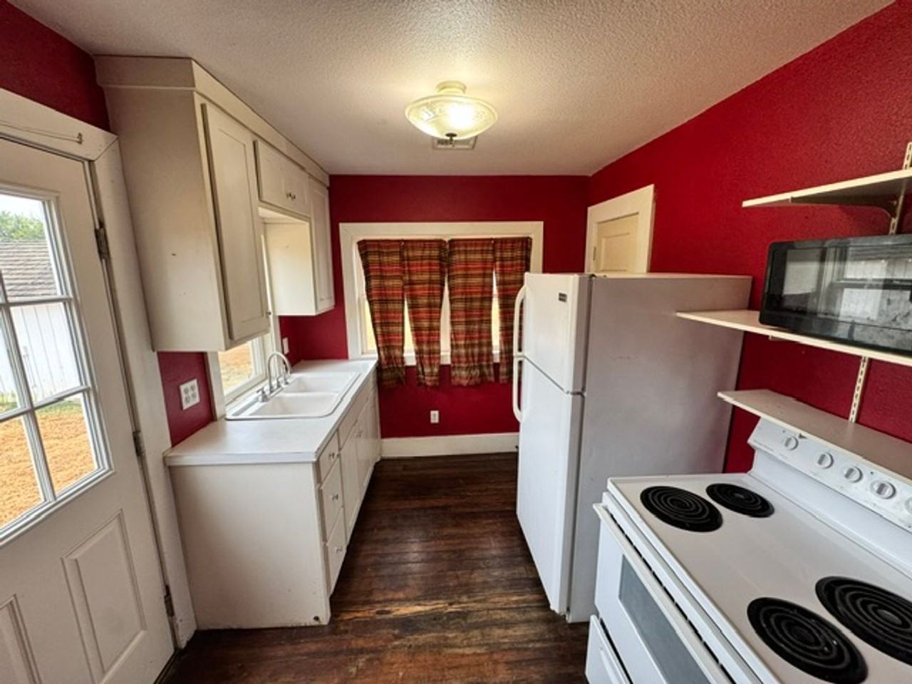 2660 Main St - Photo 6 of 13