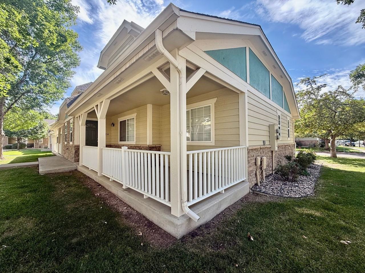 1014 Andrews Peak Dr - Photo 3 of 19