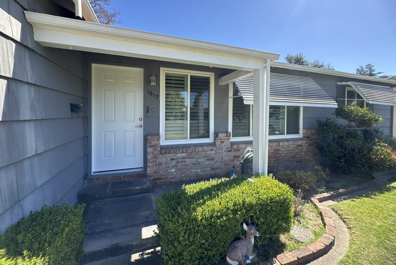 1613 Fernwood St - Photo 2 of 19