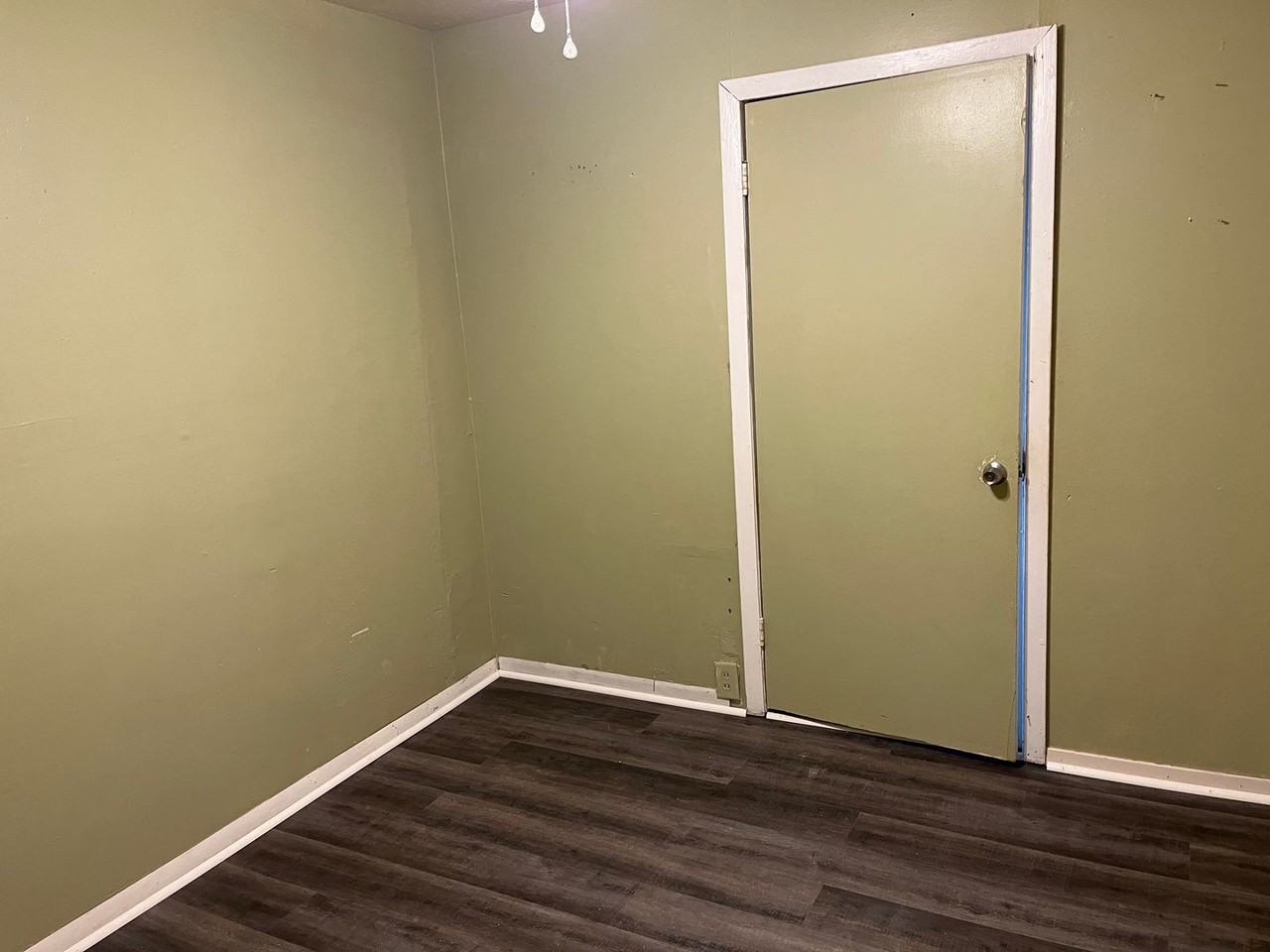 220 Liberty St - Photo 6 of 6