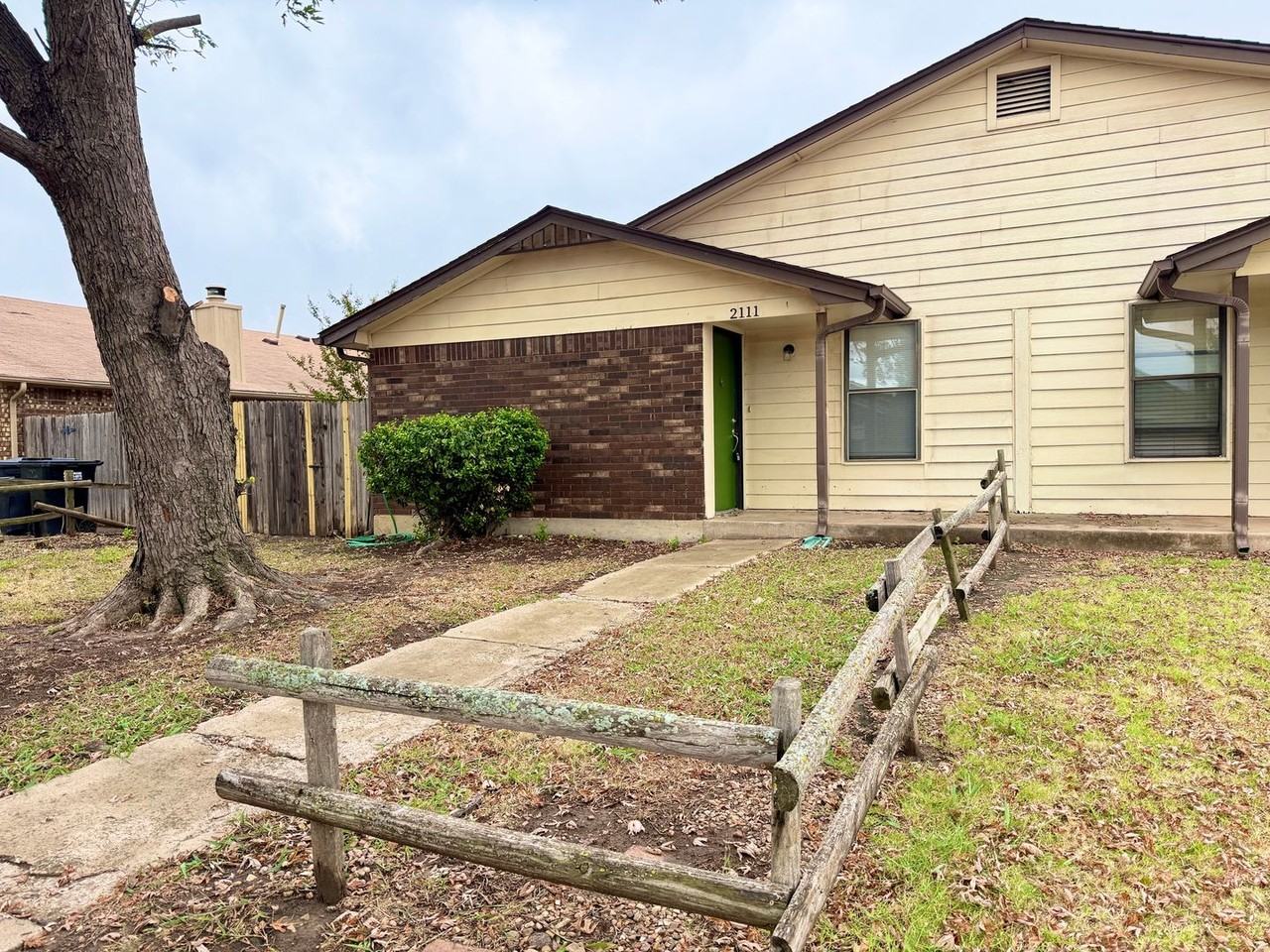 2111 Goodrich Dr