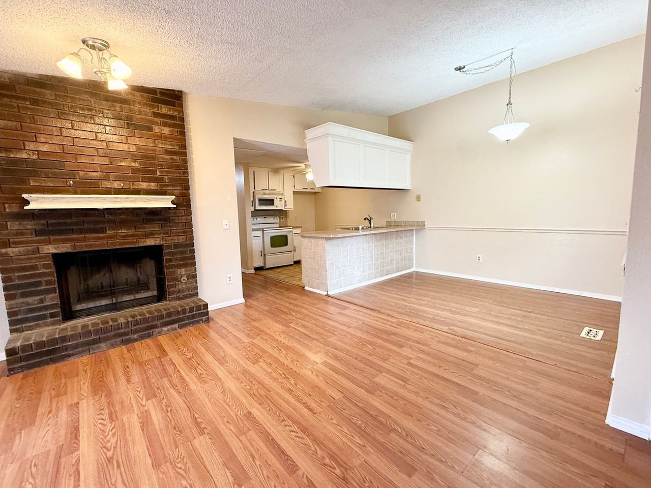 2111 Goodrich Dr - Photo 4 of 23