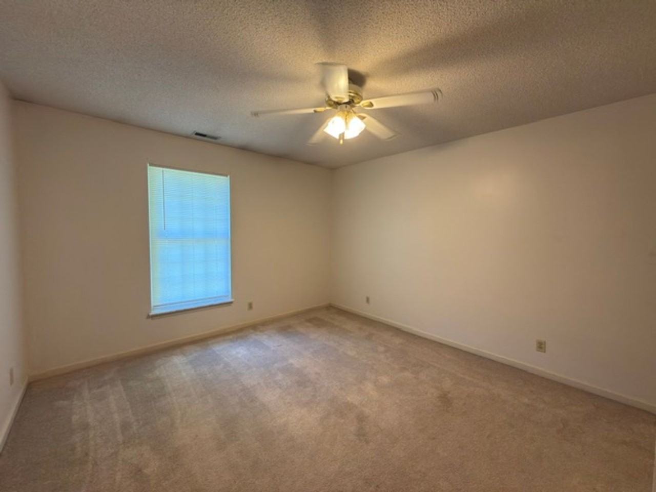 1306 Arthur Ave #13 - Photo 6 of 8