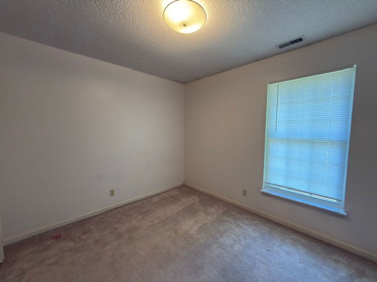 1306 Arthur Ave #13 - Photo 7 of 8
