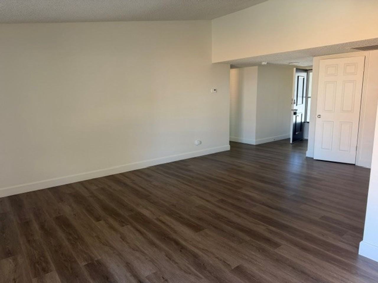 812 Glen Molly Dr - Photo 2 of 9