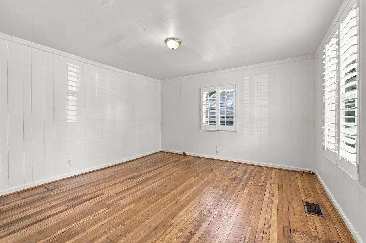 102 Elberta St - Photo 5 of 23