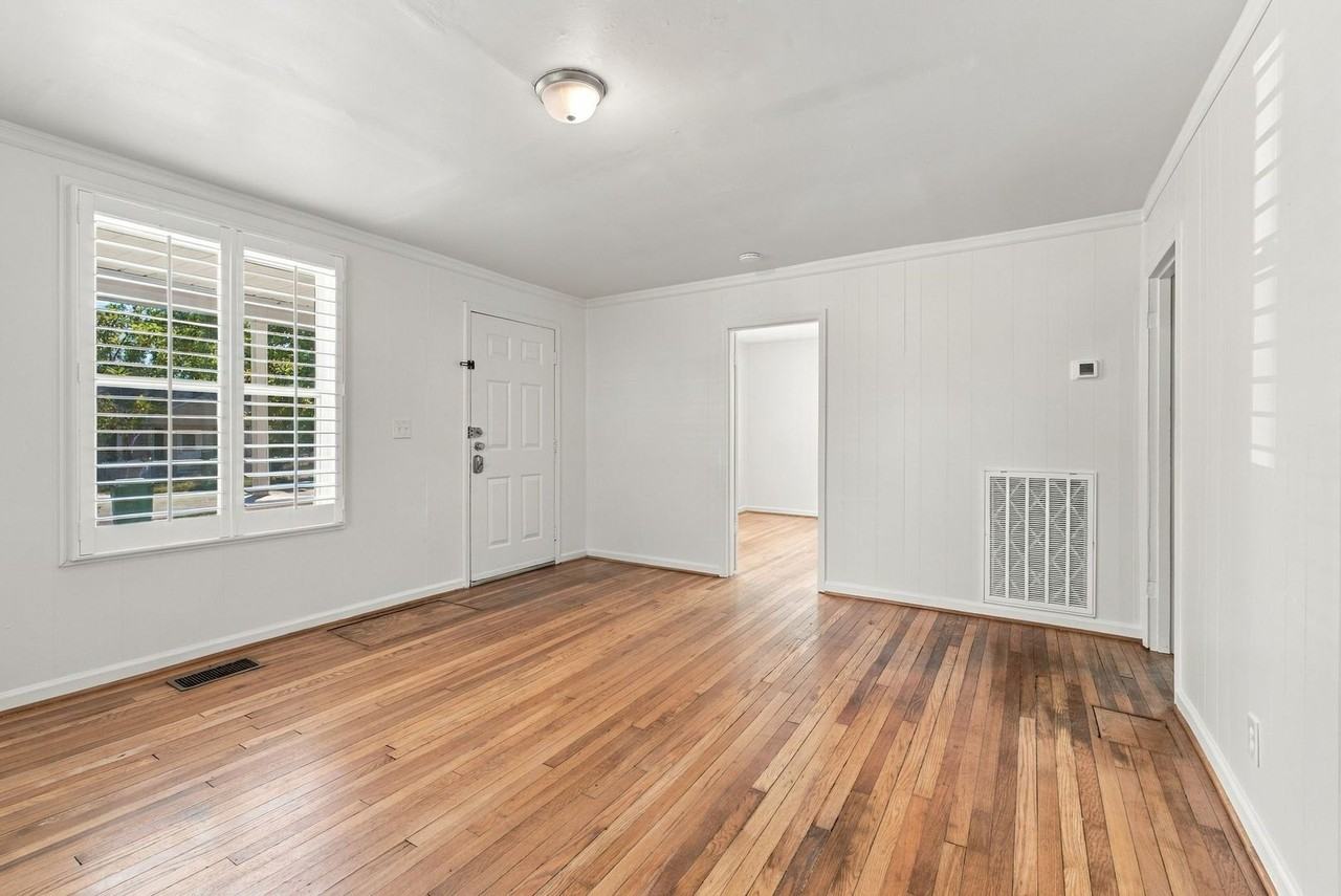 102 Elberta St - Photo 6 of 23