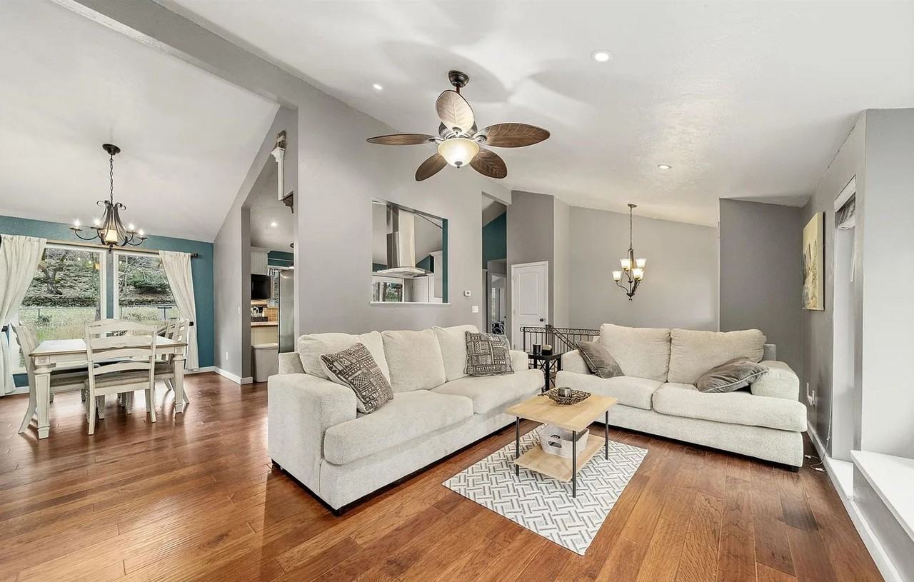 4116 W Indian Trail Rd - Photo 3 of 11