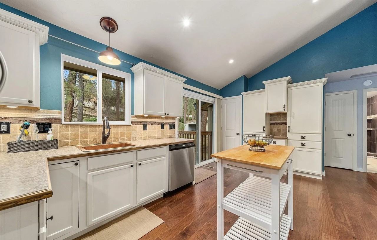 4116 W Indian Trail Rd - Photo 4 of 11