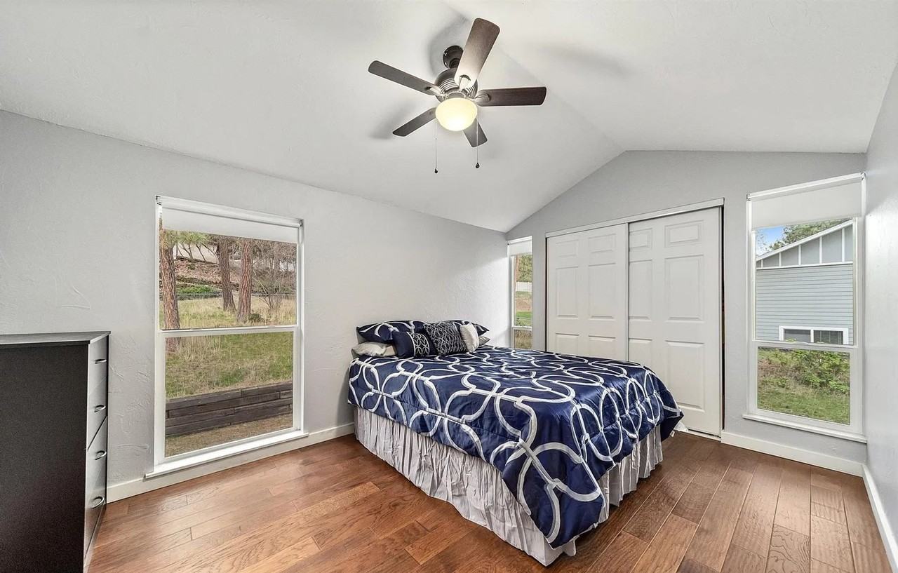 4116 W Indian Trail Rd - Photo 7 of 11