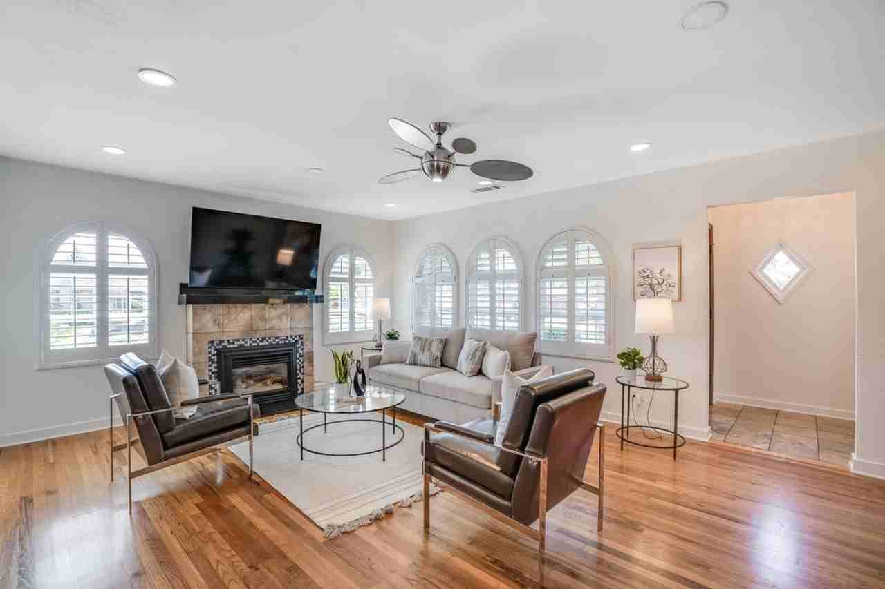 1934 De La Pena Ave - Photo 4 of 17