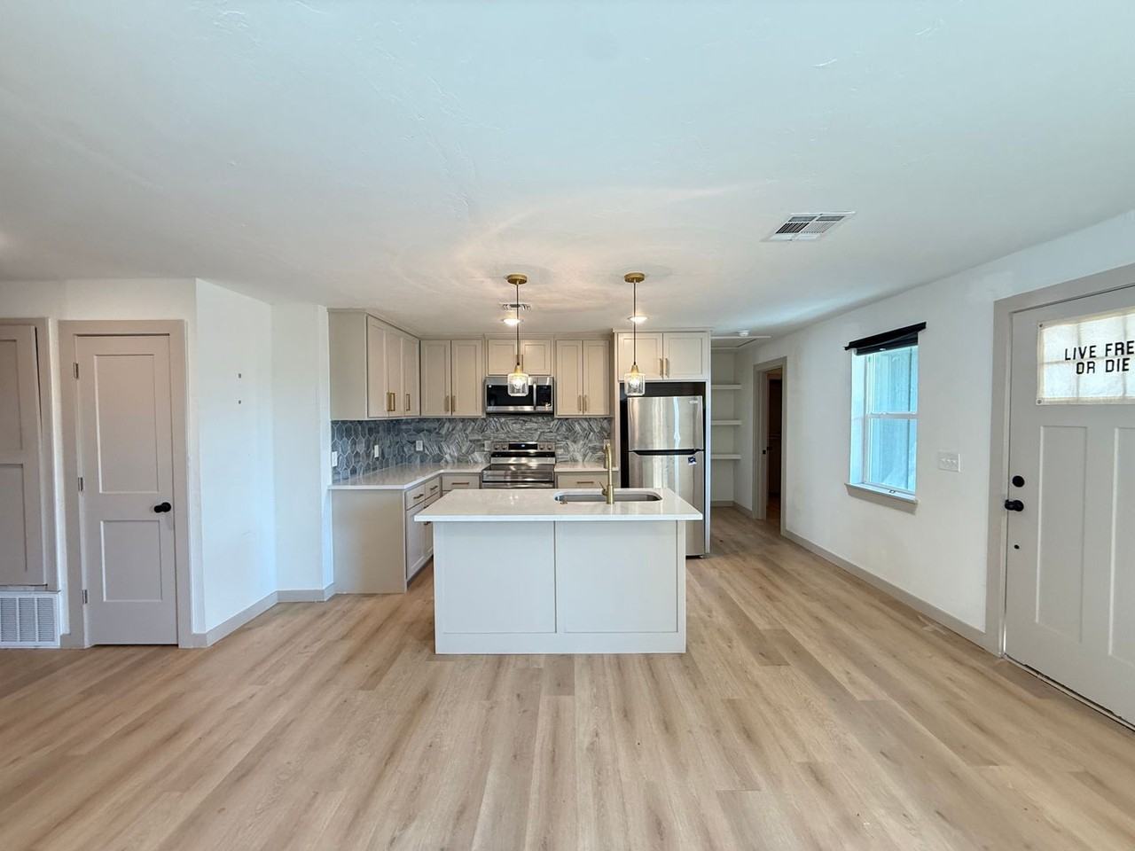 737 Nw 89th St