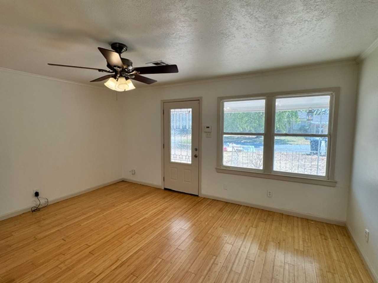 4517 Se 23rd St - Photo 2 of 14
