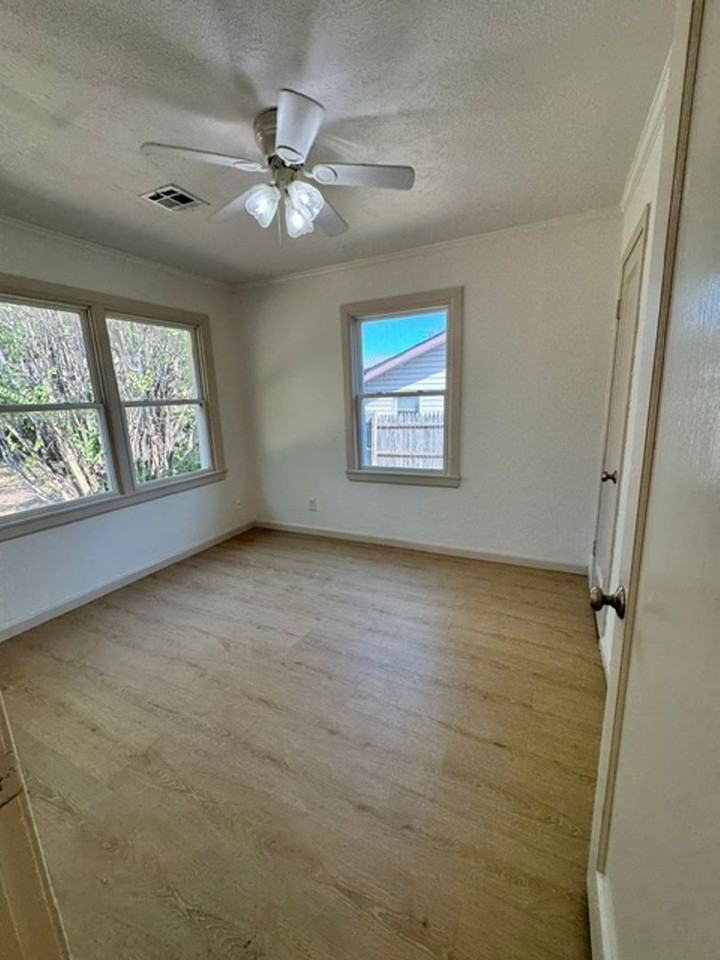 4517 Se 23rd St - Photo 5 of 14