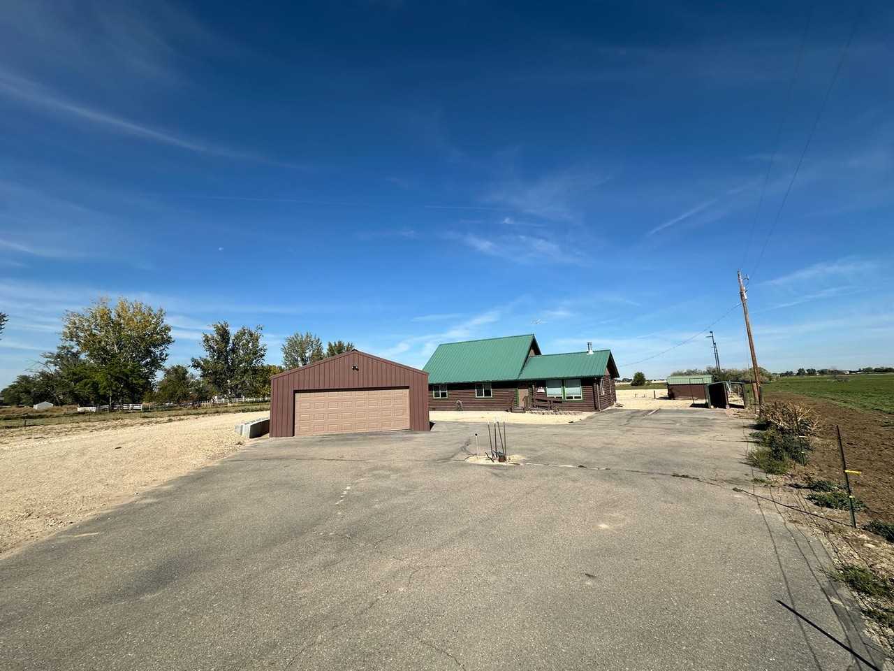 5420 E Lewis Ln - Photo 2 of 19