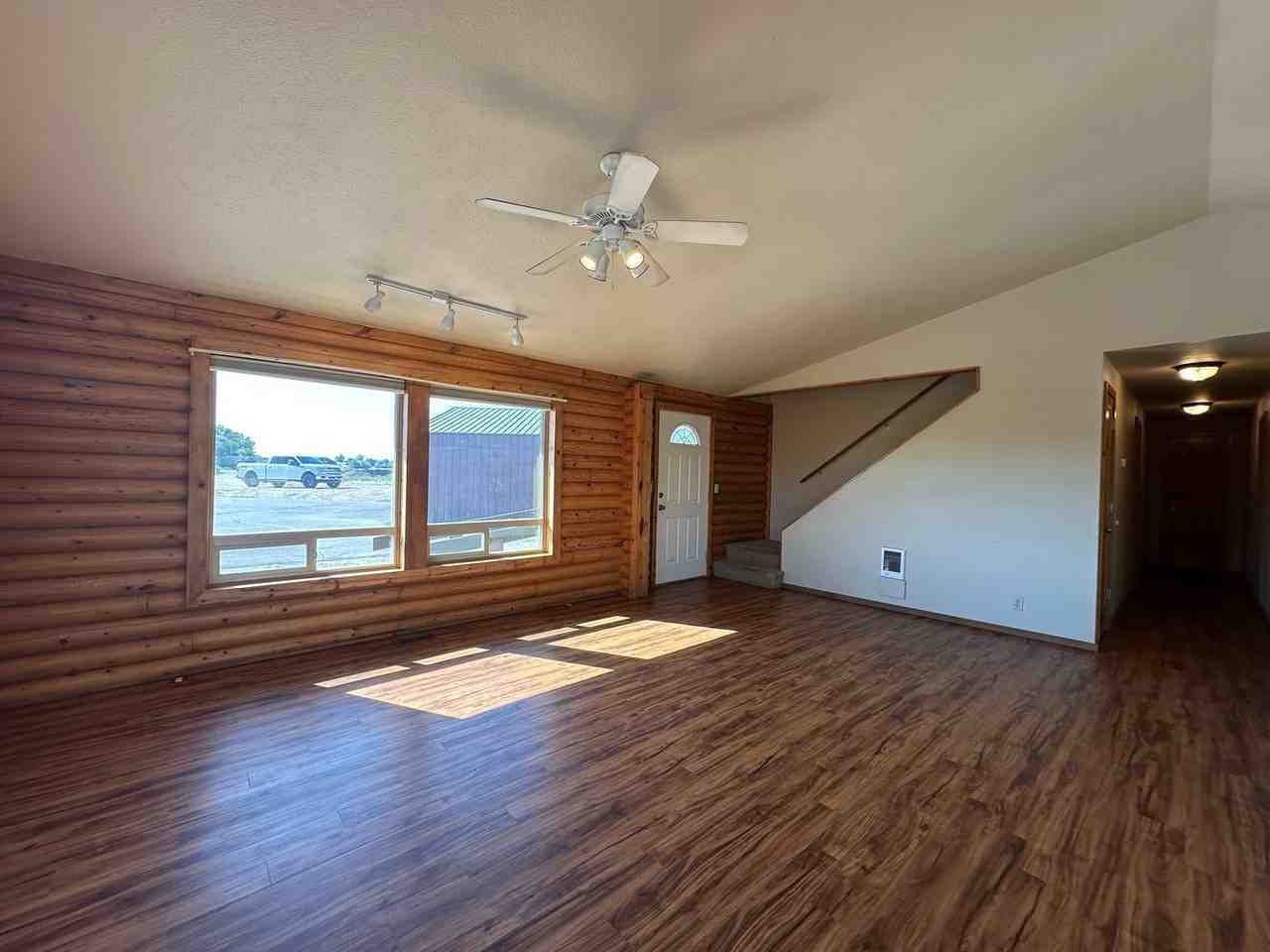 5420 E Lewis Ln - Photo 4 of 19