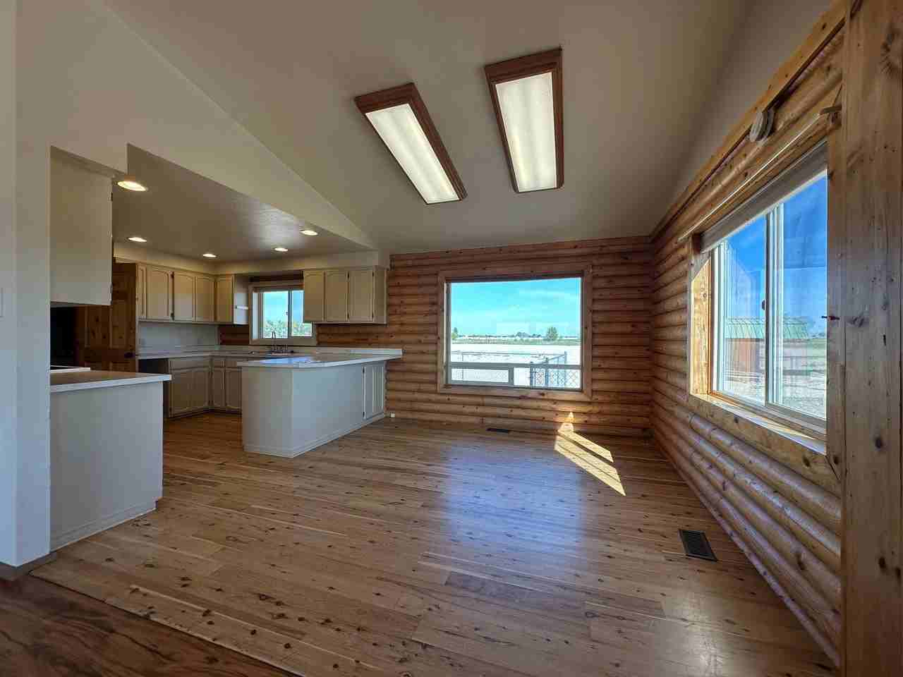 5420 E Lewis Ln - Photo 5 of 19