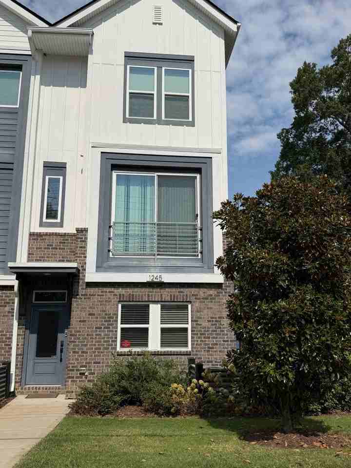 1245 Lomax Ave - Photo 3 of 4