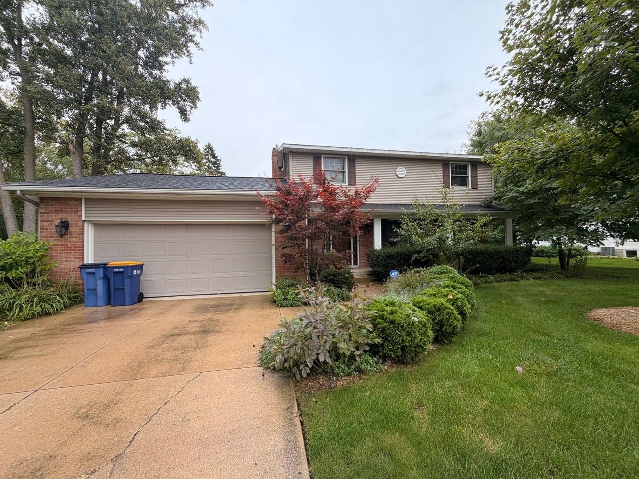 1700 Sherwood Dr Se - Photo 2 of 40