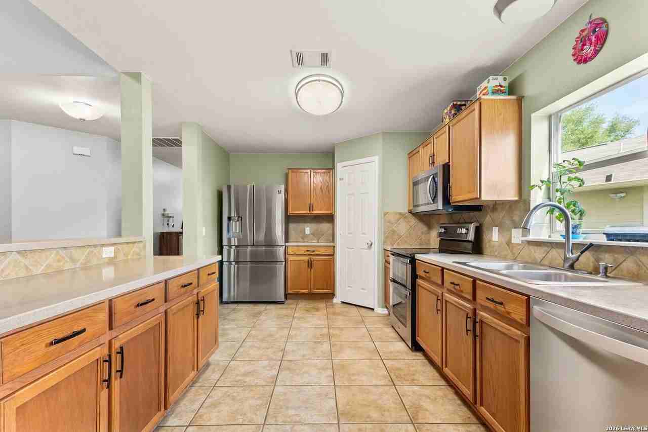5730 Grosmont Ct - Photo 4 of 23