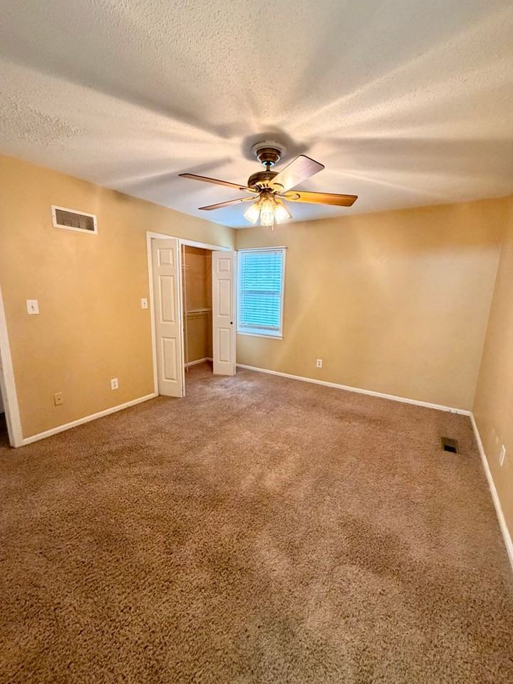 4726 Delmar St - Photo 5 of 20