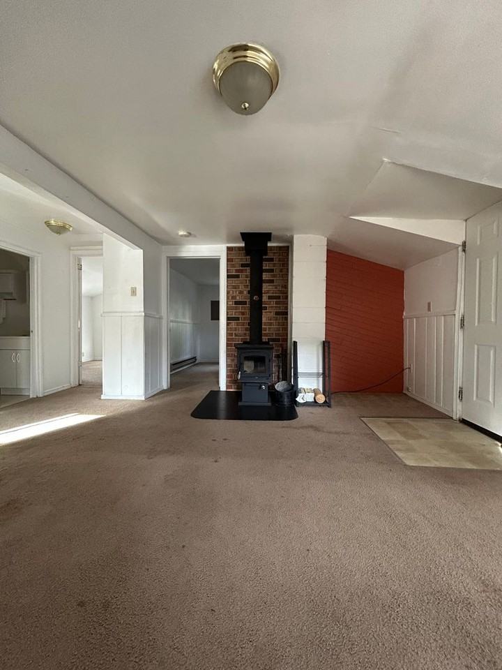 415 Broadway Ave - Photo 2 of 19
