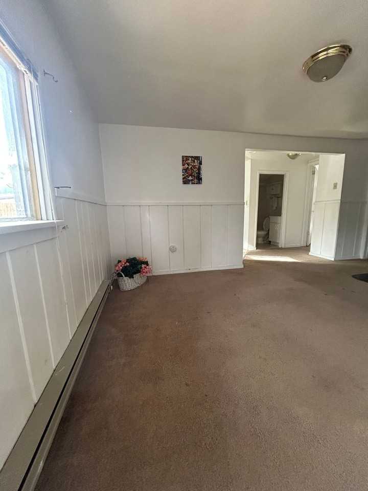 415 Broadway Ave - Photo 4 of 19