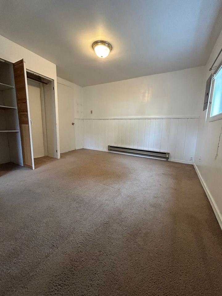 415 Broadway Ave - Photo 6 of 19