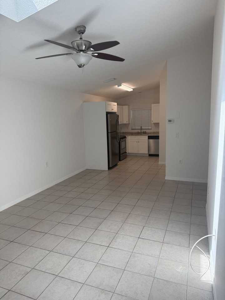 2780 Cypress Dr - Photo 4 of 7