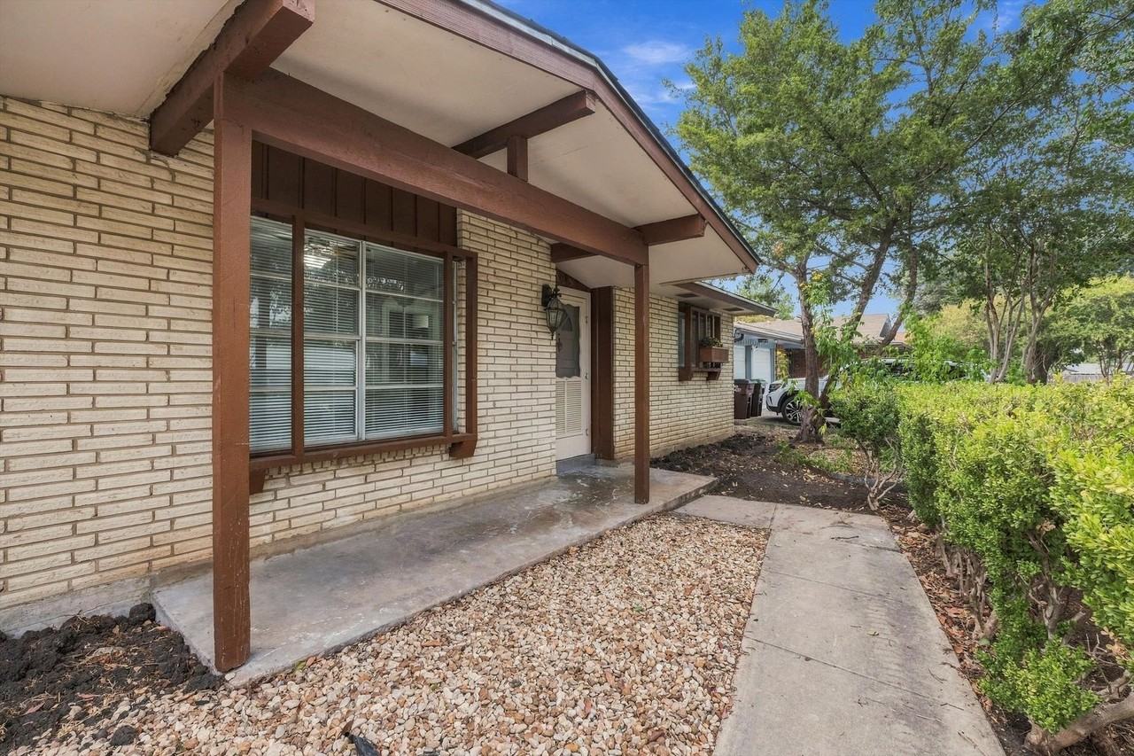 7123 Tealeaf St - Photo 2 of 23