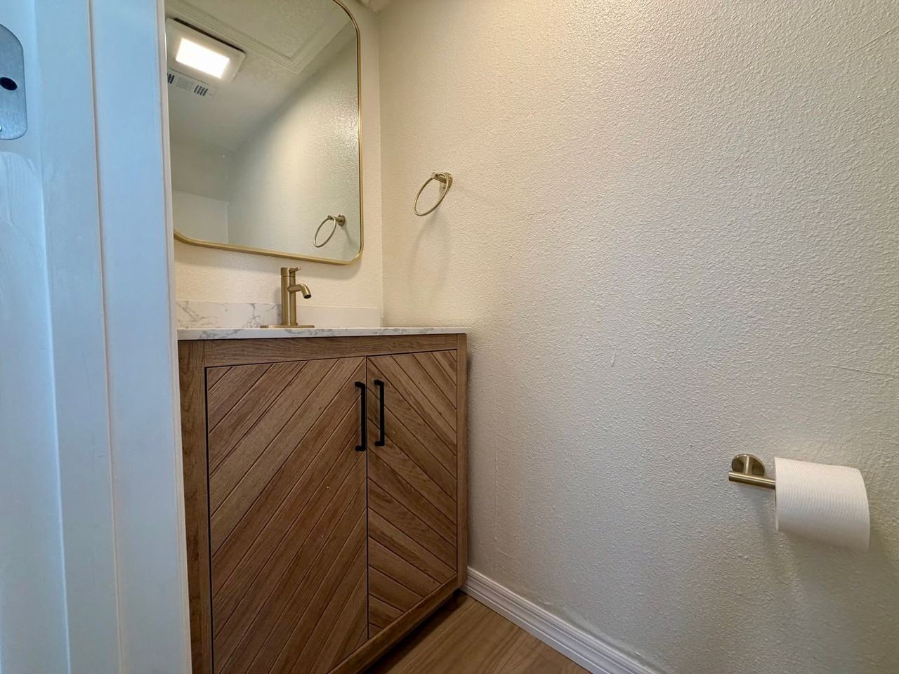 6922 Woodlake Dr #103 - Photo 5 of 12