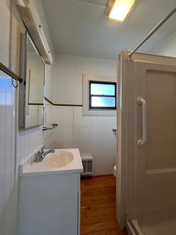 106 Western Ave - Photo 5 of 6