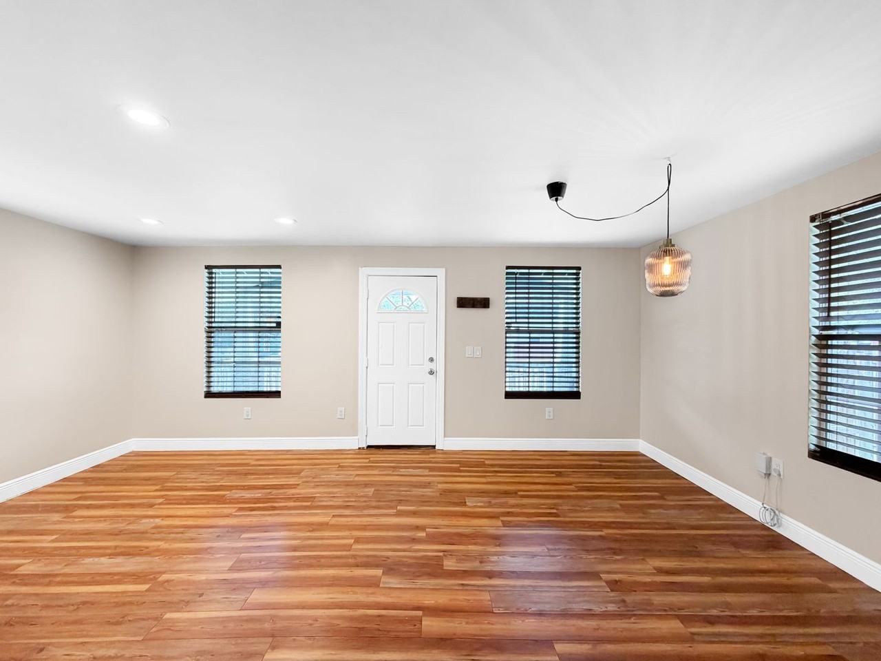 4509 N 15th St - Photo 2 of 15