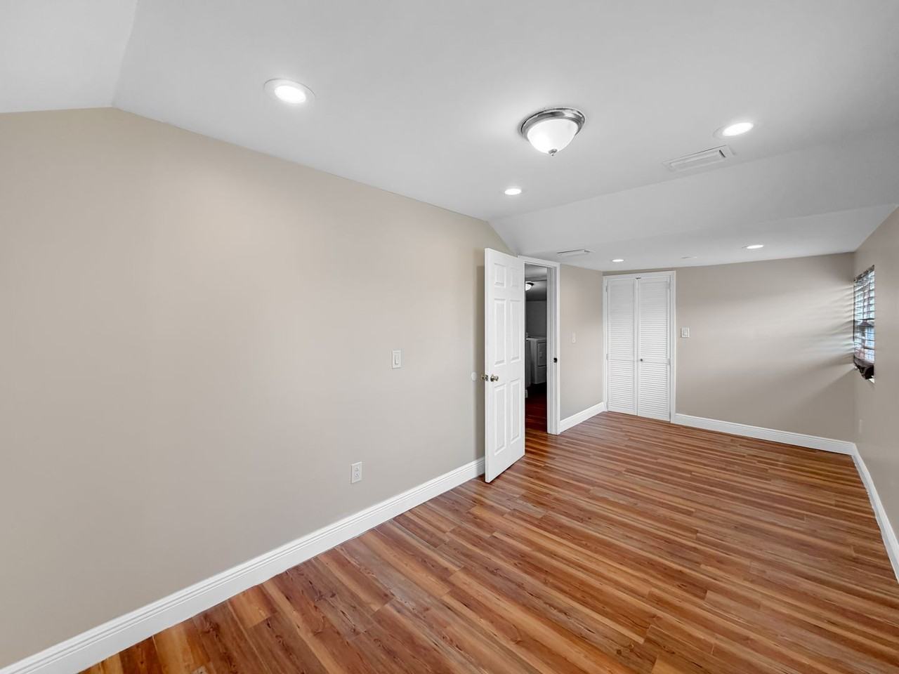 4509 N 15th St - Photo 5 of 15