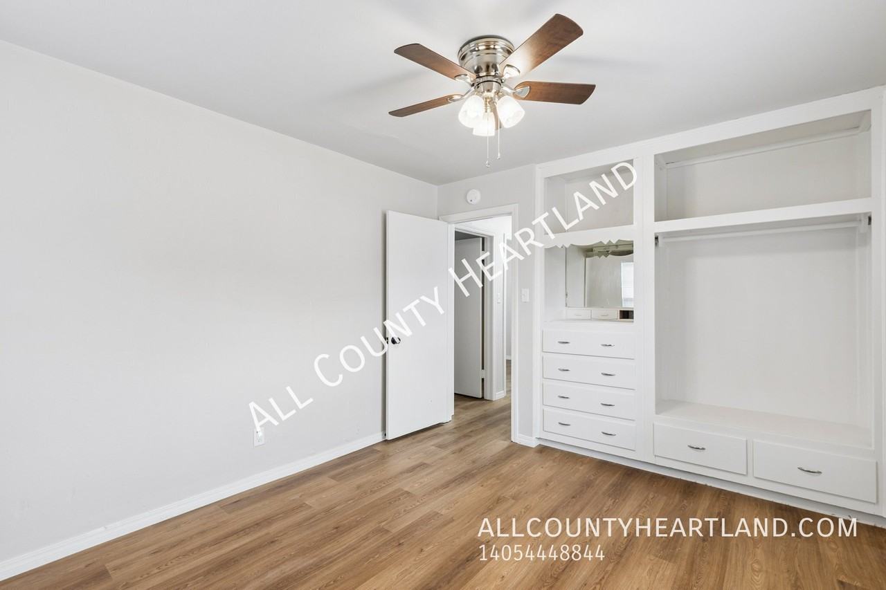 917 N Locust Ln - Photo 6 of 11