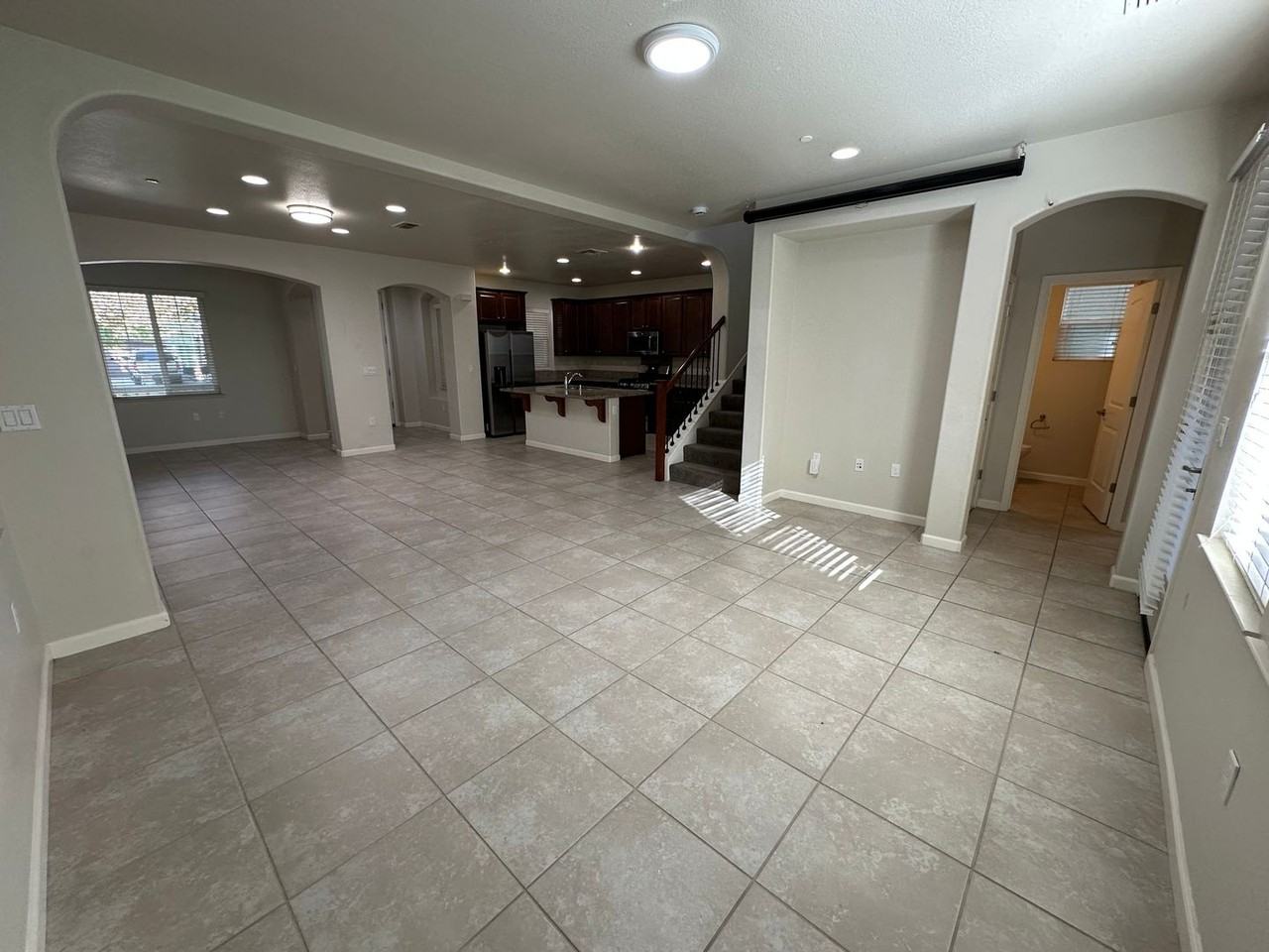 708 N Marquis Way - Photo 5 of 27